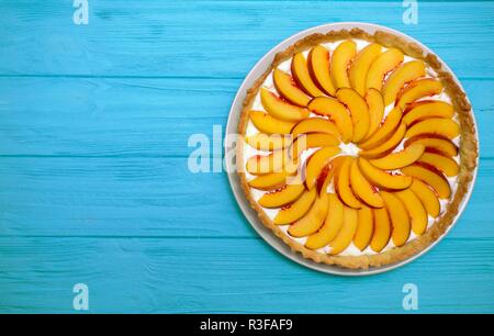 Deliziosa, utile e bella canapes con pesca Foto Stock