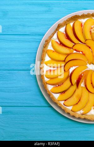 Deliziosa, utile e bella canapes con pesca Foto Stock