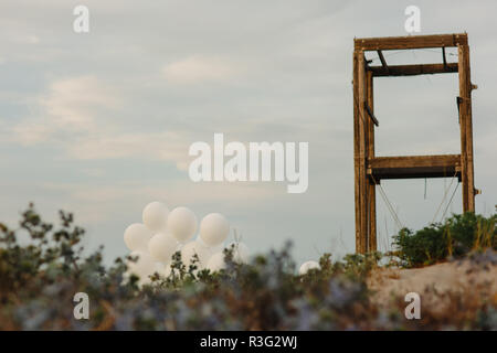 Rosa e Bianco palloncini per divertimento eventi e celebrazioni Foto Stock