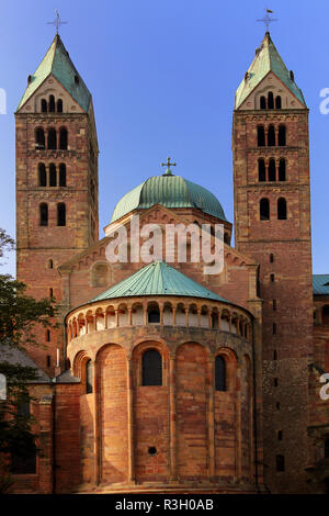 Il lato est del duomo imperiale di Speyer Foto Stock