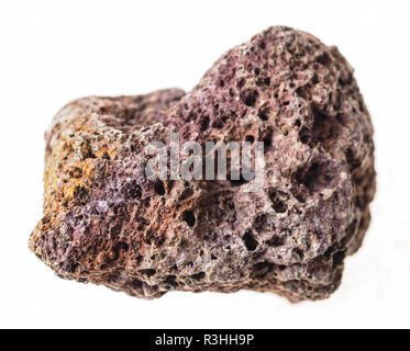 La fotografia macro di naturale minerale da collezione geologica - ruvido rosso e marrone pietra pomice su sfondo bianco Foto Stock