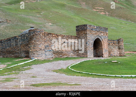 Tash Rabat, xv secolo caravanserai, Provincia di Naryn, Kirghizistan Foto Stock