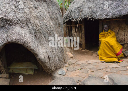 Konso paesaggio culturale (patrimonio mondiale dell'UNESCO), case di villaggio con tetto di paglia, Etiopia Foto Stock