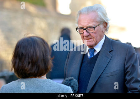 Michael Heseltine / Barone Heseltine (ex mp conservatore e vice PM) essendo intervistato su College Green, Westminster, Novembre 2018 Foto Stock