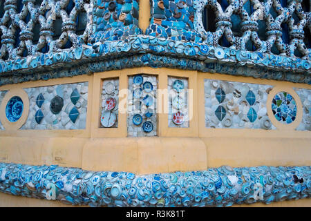 Casa di porcellana (noto anche come la Cina casa), con porcellane cementati e incollato sull'edificio, Tianjin, Cina Foto Stock