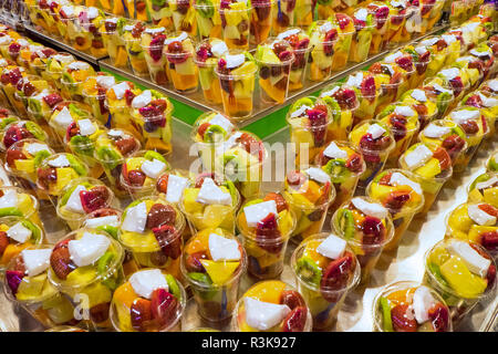 Insalata di frutta al Mercato di Boqueria a Barcellona Foto Stock