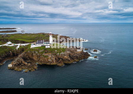 Vista aerea del Fanad Head Lighthouse in Irlanda Foto Stock