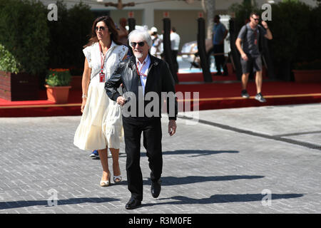 Abu Dhabi, negli Emirati Arabi Uniti. 23 novembre 2018, Yas Marina, Abu Dhabi Emirati arabi uniti; Etihad Airways Formula 1 Gran Premio di Abu Dhabi, Venerdì di prove libere; Bernie Ecclestone Credit: Azione Plus immagini di sport/Alamy Live News Foto Stock