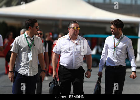 Abu Dhabi, negli Emirati Arabi Uniti. 23 novembre 2018, Yas Marina, Abu Dhabi Emirati arabi uniti; Etihad Airways Formula 1 Gran Premio di Abu Dhabi, Venerdì di prove libere; Zak Brown Credit: Azione Plus immagini di sport/Alamy Live News Foto Stock