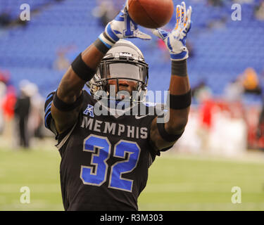 Novembre 23, 2018: durante il NCAA Division I partita di calcio tra l'Università di Houston Cougars e il Memphis Tigers a Liberty Bowl Stadium in Memphis, TN. Houston Memphis conduce a metà, 21-17. Kevin Langley/CSM Foto Stock