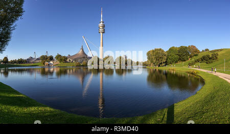 Monaco di Baviera, Germania - circa settembre, 2018: il Parco Olimpico di Monaco di Baviera alias Olympiapark Muenchen a Monaco di Baviera, Germania. Foto Stock