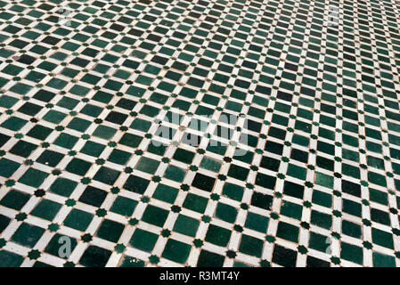 Close-up del pavimento a mosaico a El Palazzo Bahia, Marrakech (Marrakech), Marocco Foto Stock