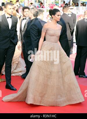 CANNES, Francia - 12 Maggio 2018: Sara Sampaio passeggiate il tappeto rosso per il 'Ragazze del Sole' proiezione al Festival di Cannes (Ph: Mickael Chavet) Foto Stock
