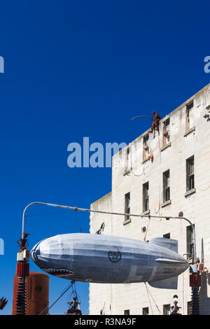 Nuova Zelanda, Isola del Sud, Otago, Oamaru, sede steampunk, Steampunk Zeppelin Foto Stock