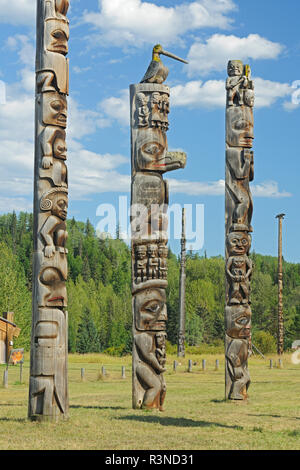Canada, British Columbia, Kitwanga. Tribù Gitxsan totem. Foto Stock