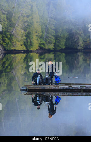 Subacquei, passaggio di doratura, Nord Isola di Vancouver, British Columbia, Canada Foto Stock