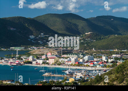 Sint Maarten. Philipsburg, elevati vista città dal porto di Philipsburg Foto Stock