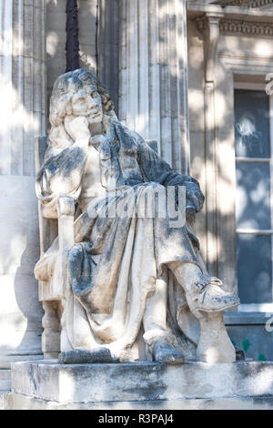 Statua di Molière, Teatro dell'Opera, Avignone, Provence, Francia Foto Stock