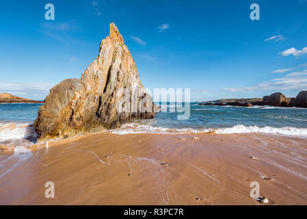 Paesaggio idilliaco in spiaggia Mexota, Asturias, Spagna. Foto Stock