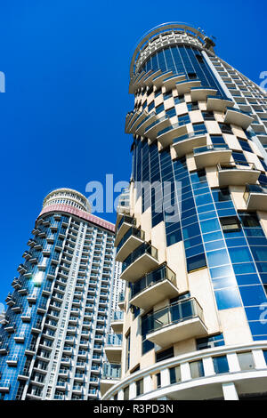 Batumi, Adjaria, Georgia - 08 luglio 2018: Batumi città nuova boulevard promenade costa vicino a Batumi boulevard promenade Foto Stock