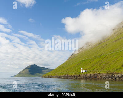 Isola Kalsoy, villaggio di Sydradalur. Isole Faerøer, Danimarca Foto Stock