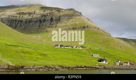 Isola Kalsoy, villaggio di Sydradalur. Isole Faerøer, Danimarca Foto Stock