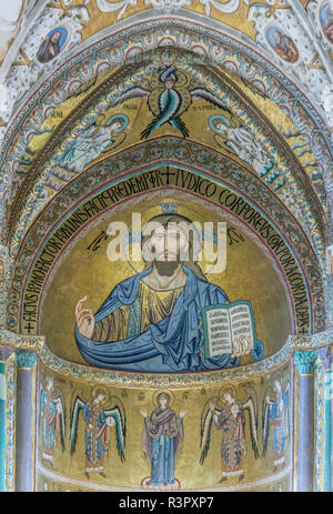 Sicilia, Italia, Cefalu Cathedral completata nel XII secolo, Mosaico di Gesù Cristo Pantocrator Foto Stock