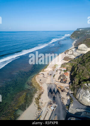 Indonesia, Bali, veduta aerea della spiaggia Melasti Foto Stock