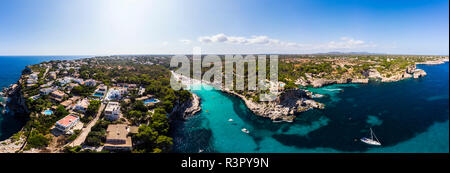 Isole Baleari Spagna, Mallorca, veduta aerea di Cala Llombards Foto Stock