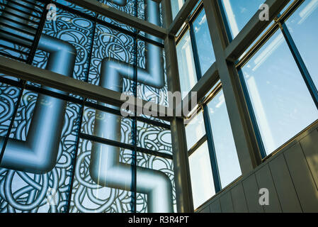 Austria, Tirolo, Innsbruck, RathausGalerien shopping centre, la finestra di progettazione Foto Stock