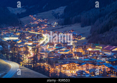 Austria, Tirolo, Otztal, Solden, elevati vista città Foto Stock
