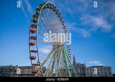 Belgio, Anversa. Steenplein, Anversa ruota panoramica Ferris Foto Stock