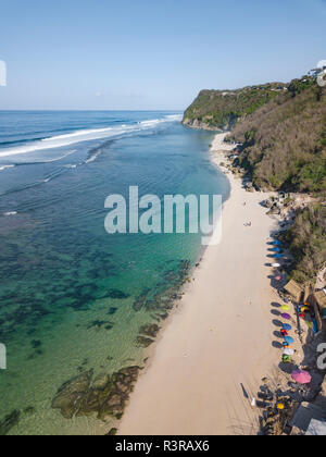 Indonesia, Bali, veduta aerea della spiaggia Melasti Foto Stock