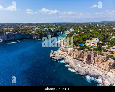 Isole Baleari Spagna, Mallorca, veduta aerea della baia di Cala Santanyi Foto Stock