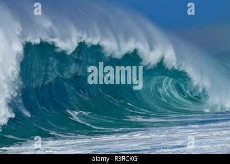 Stati Uniti d'America, Hawaii, Oahu, oceano pacifico, grande onda drammatico Foto Stock