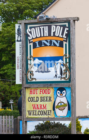 L'Irlanda, nella contea di Kerry, la penisola di Dingle, Annascaul, Polo Sud Inn, ex pub di proprietà di Arctic Explorer Tom Crean Foto Stock