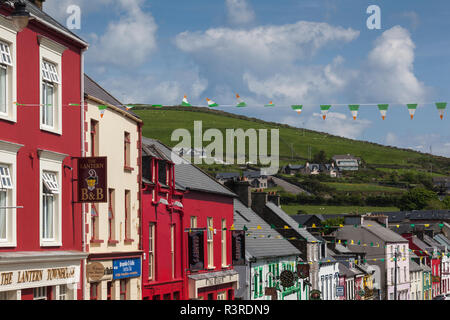 L'Irlanda, nella contea di Kerry, la penisola di Dingle, Dingle Town, Main Street Foto Stock