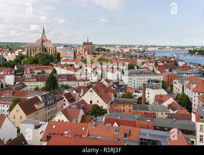 Città di Rostock al litorale tedesco del Mar Baltico. Germania, Meclemburgo-Pomerania Occidentale Foto Stock