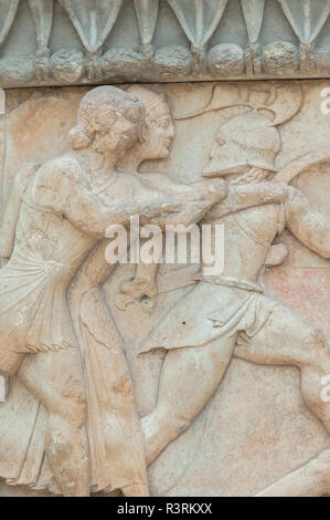 Scultura di sfiato della battaglia del Olympian dèi contro i giganti, Gigantomachy, Museo Delphi Delphi Grecia Foto Stock