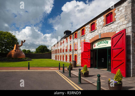 L'Irlanda, nella contea di Cork, Midleton, Jameson Irish Whiskey Distillery, esterna Foto Stock