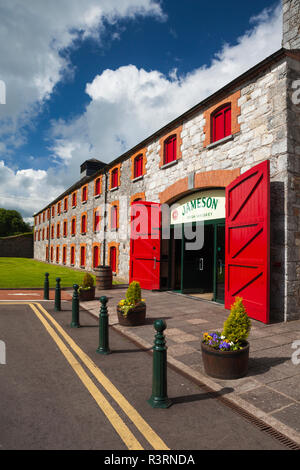 L'Irlanda, nella contea di Cork, Midleton, Jameson Irish Whiskey Distillery, esterna Foto Stock