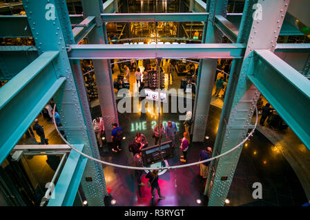 Irlanda, Dublino Guinness Storehouse, museo della fabbrica di birra, interno Foto Stock