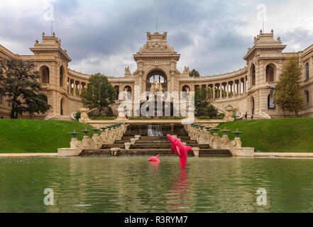 Fontana dell'ornato Palais Longchamp è un monumento nel Parc Longchamp in Marseille, Francia, che ospita la città del Musée des beaux-arts e naturale Foto Stock