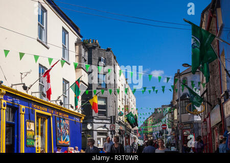 L'Irlanda, nella contea di Galway, Galway City, High Street zona pedonale Foto Stock