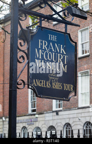 Irlanda, County Limerick, città di Limerick, Frank McCourt Museum, segno Foto Stock