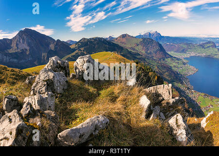 Vista da niederbauen a Pilato Foto Stock