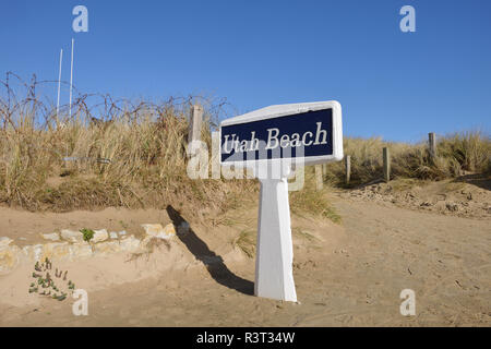 Francia, Bassa Normandia, Manche, Sainte Marie du Mont, Utah Beach, filo spinato e firmare Utah Beach Foto Stock