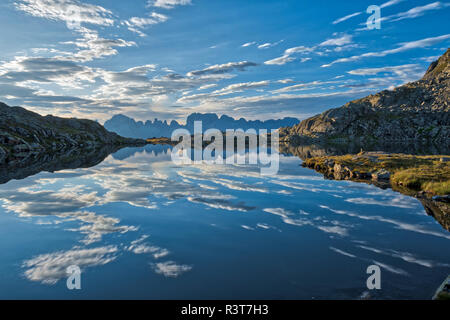 L'Italia, Trentino Val Rendena, Lago Nero e Brenta a sunrise Foto Stock