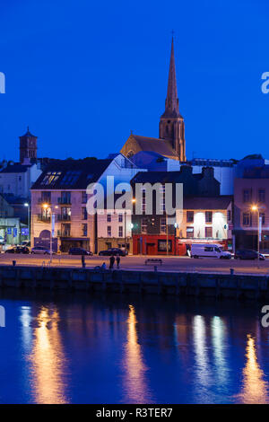 L'Irlanda, nella contea di Wexford, la cittadina di Wexford, riverfront vista tramonto Foto Stock