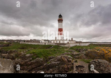 Buchan Ness faro (completato nel 1825 e luce stabilito nel 1827). Boddam. Peterhead. Aberdeenshire. La Scozia. Foto Stock